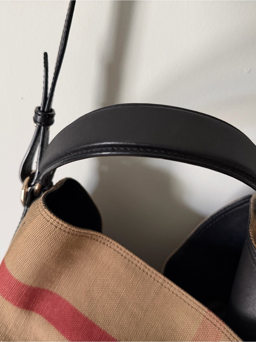 Authentic Burberry Ashby hobo canvas black leather. Tags and dust bag. - Picture 4 of 10